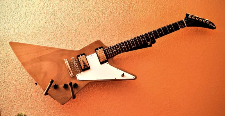 String Swing Electric Guitar Wall Hanger Ian S Friend - Electric Guitar Wall Hanger Horizontal String Swing Electric Guitar Wall Hanger Ian S Friend - Electric Guitar Wall Hanger Horizontal