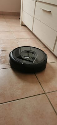 L'iRobot Roomba i8+ avec station d'autovidage coûte 200 € de moins