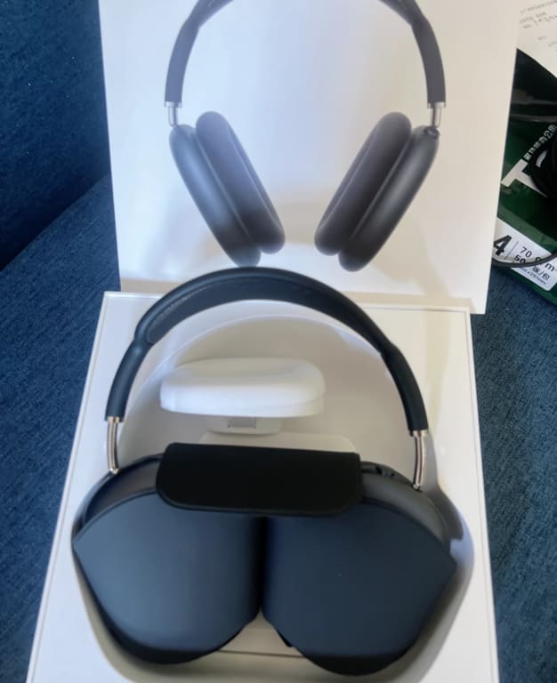 Apple AirPods Max Noise Cancelling Wireless Bluetooth Over Apple AirPods Max Noise Cancelling Wireless Bluetooth Over