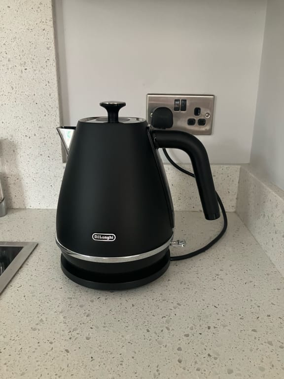 De'Longhi Distinta X Kettle, Stainless Steel