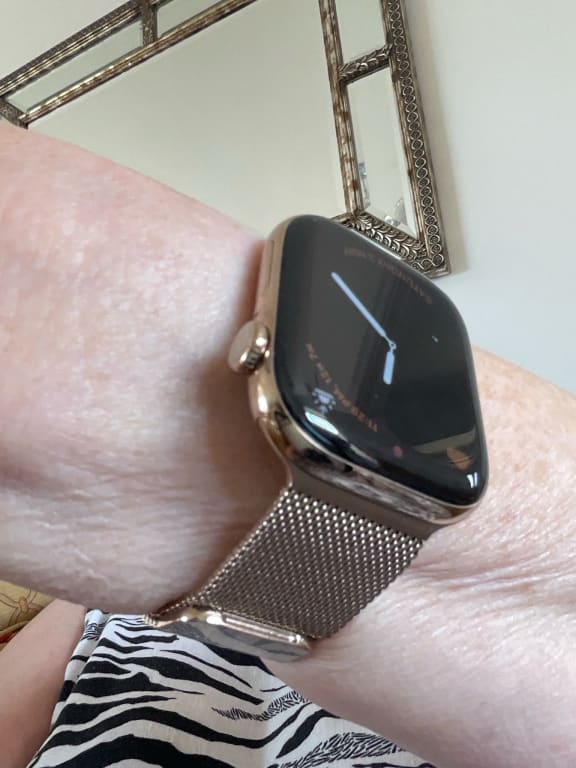 Apple Watch Series 10 GPS + Cellular, 46mm, Titanium Case