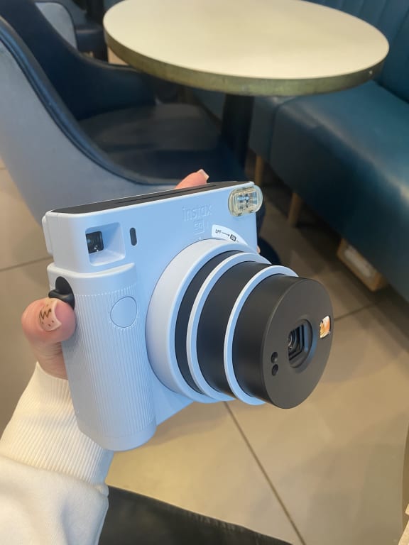 Fujifilm Instax Square SQ1 simplifies selfies for instant film fans - CNET
