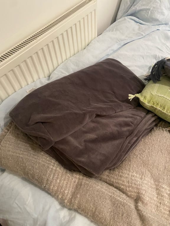 Dreamland Luxury Heated Throw, Grey