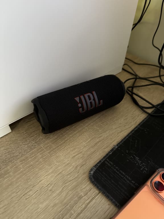 JBL Flip 7 Waterproof Portable Bluetooth Speaker, Red