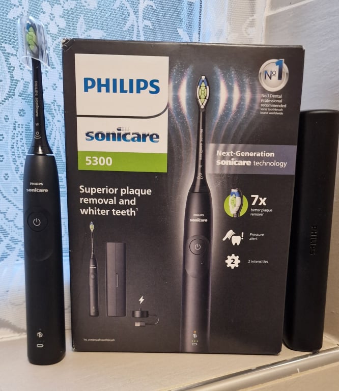 Philips Sonicare 5300 HX7101/02 Electric Toothbrush, Black Philips Sonicare 5300 HX7101/02 Electric Toothbrush, Black