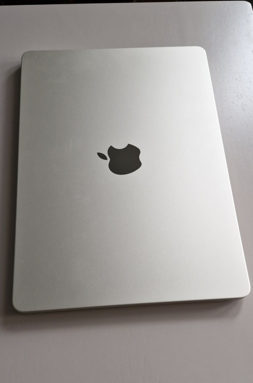 2022 Apple MacBook Air 13.6