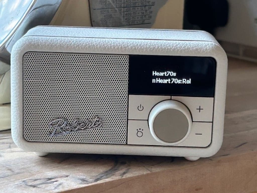Roberts Revival Petite DAB/DAB+/FM Bluetooth Portable Digital Radio,  Sunburst Yellow