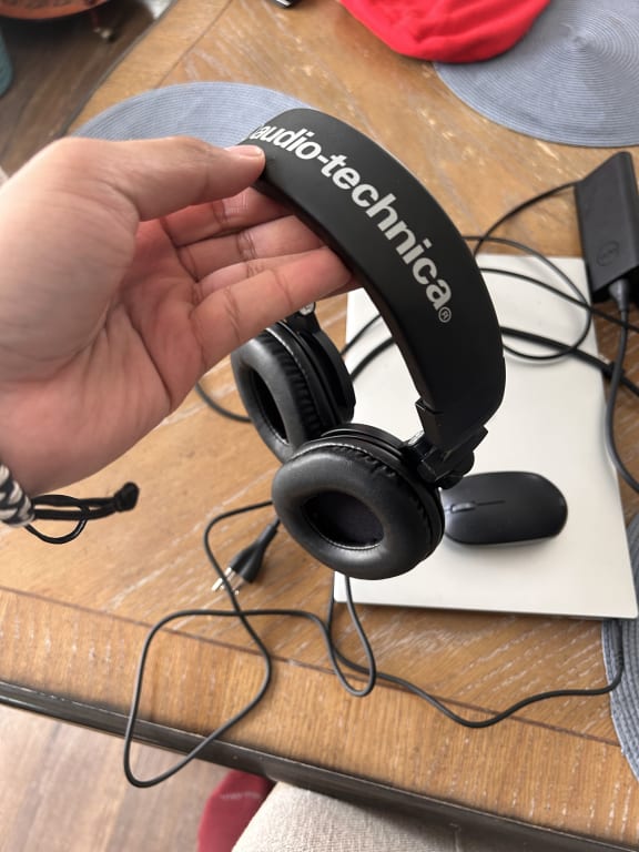 Audio-Technica ATH-M50x Closed-Back Studio Monitoring