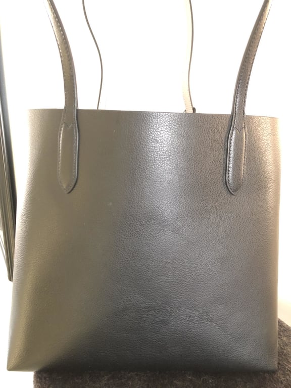 ViaAnabel - ⚡️Gucci Beige/Cipria GG Leather Reversible Tote Bag