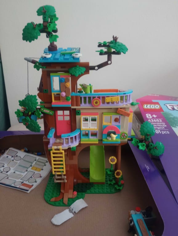 LEGO Friends Friendship Tree House Hangout