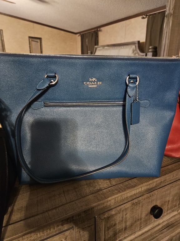 Shop Coach 2020 SS Gallery Tote (79608) by アメ ビューティ