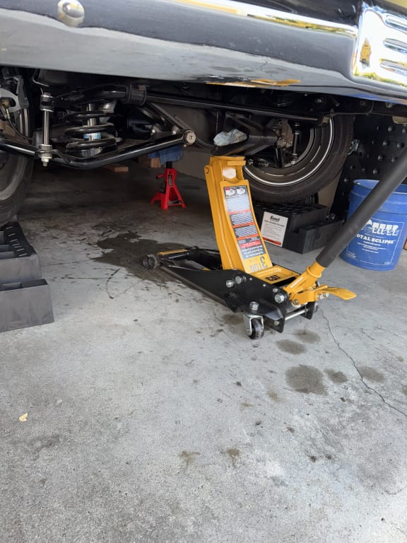 Cat 224109 Garage Floor Service Jack, Low Profile, 3 Ton