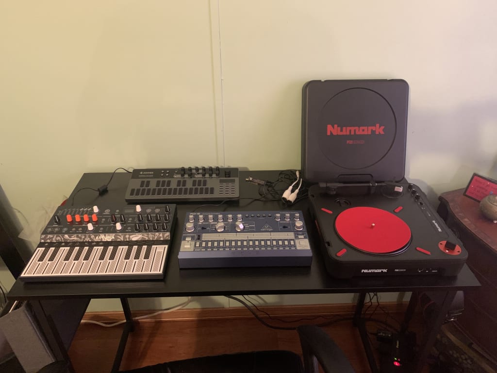 Numark PT01 Scratch Portable Turntable | Guitar Center Numark PT01 Scratch Portable Turntable | Guitar Center