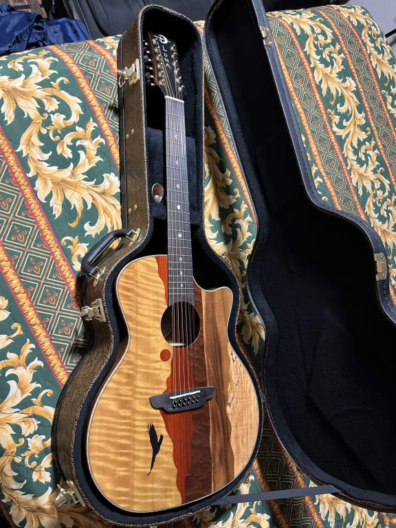 Luna Vista Eagle 12-String Acoustic-Electric Guitar Natural