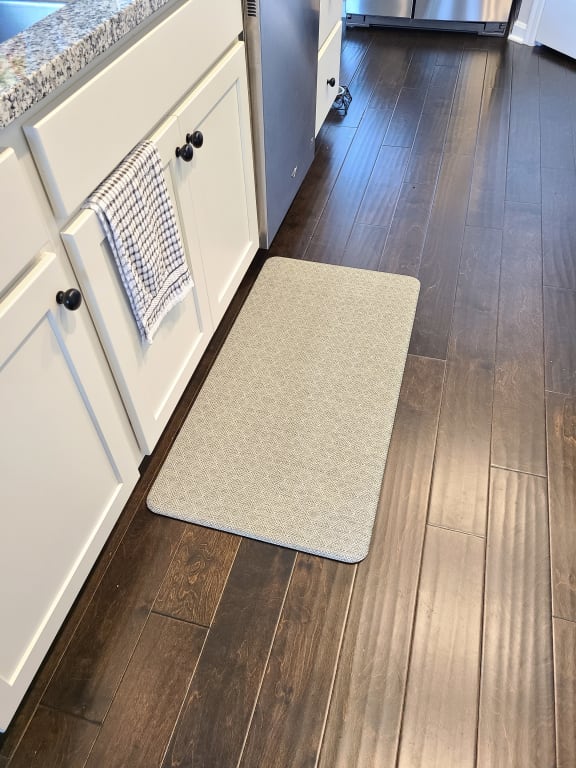 9 Best Anti-Fatigue Kitchen Mats For Hardwood Floors And Tiles - Forbes  Vetted