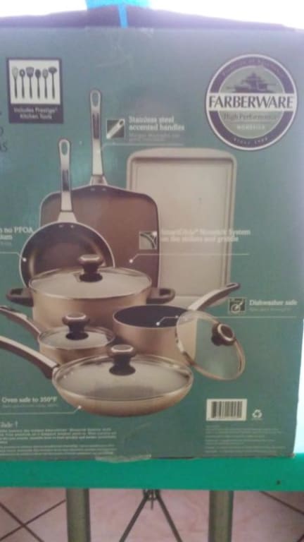 Farberware High Performance 17-Piece Aluminum Nonstick Cookware