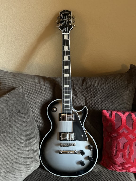 Epiphone Les Paul Custom Limited-Edition Electric Guitar Epiphone Les Paul Custom Limited-Edition Electric Guitar