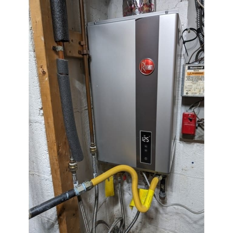 Rheem RTG70DVLN3 High Efficiency NonCondensing Indoor Tankless