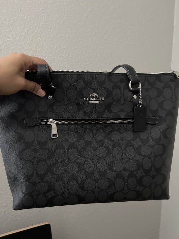 Coach Outlet Gallery Tote - Black - One Size