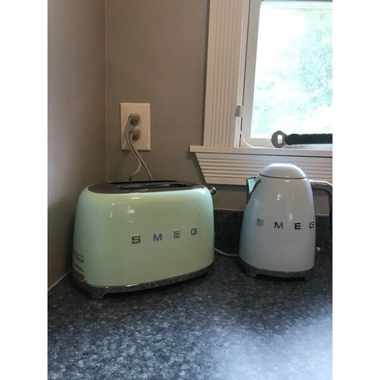 Smeg 50's Retro Style Aesthetic 2 Slice Toaster Pastel Green Bed Bath