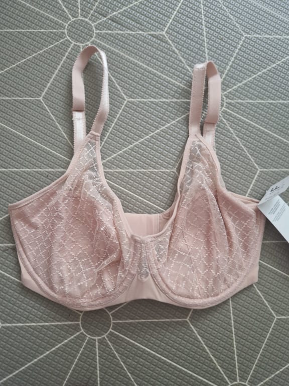 Chantelle Norah Comfort Front Closure Bra Soft Pink – Victoria's Attic