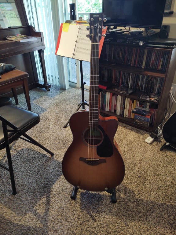 Yamaha FSX800C Small-Body Acoustic-Electric Guitar Natural Yamaha FSX800C Small-Body Acoustic-Electric Guitar Natural