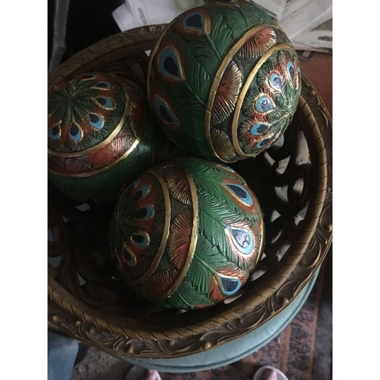 Design Toscano PeacockFeathered Orbs Decorative Accent Balls Set of