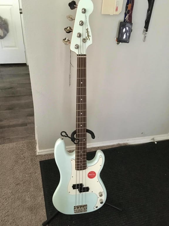 Open Box Squier Classic Vibe '60s Precision Bass Limited-Edition