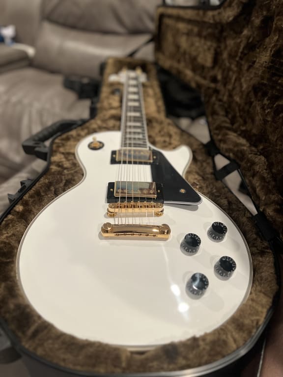 Epiphone Les Paul Custom Electric Guitar Alpine White Epiphone Les Paul Custom Electric Guitar Alpine White