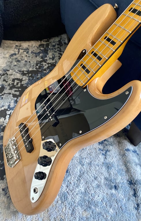 Squier Classic Vibe '70s Jazz Bass Maple Fingerboard Black