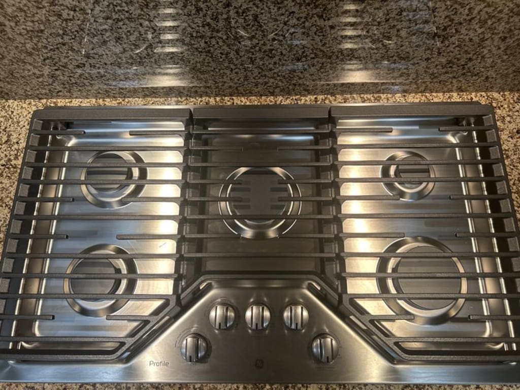 GE Profile - PGP7030DLBB - GE Profile™ 30 Built-In Gas Cooktop with 5  Burners and Optional Extra-Large Cast Iron Griddle