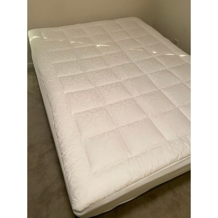 Candice Olson Luxury Cotton Mattress Pad 300 Thread Count - white - On ...
