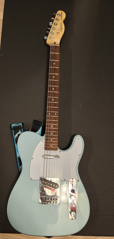 Squier Affinity Series Telecaster Limited-Edition Electric Squier Affinity Series Telecaster Limited-Edition Electric