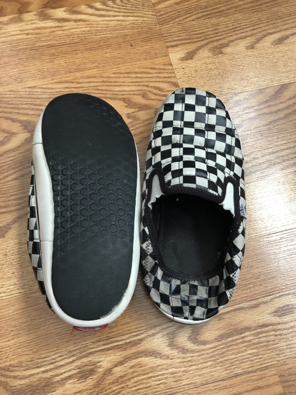 Slip-Er 2 Checkerboard Shoe in Black / Classic White | Vans display picture 2