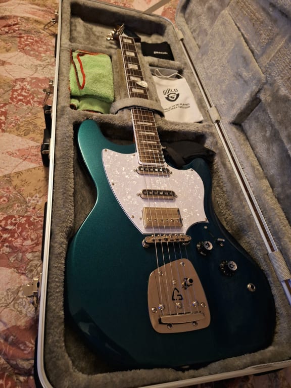 Guild Surfliner Deluxe Solidbody Electric Guitar With Guild