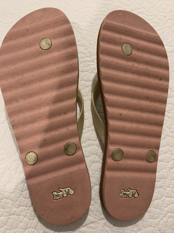 725 Originals, Shoes, Womens 725 Originals Brown Lightweight Flip Flops  Size 9