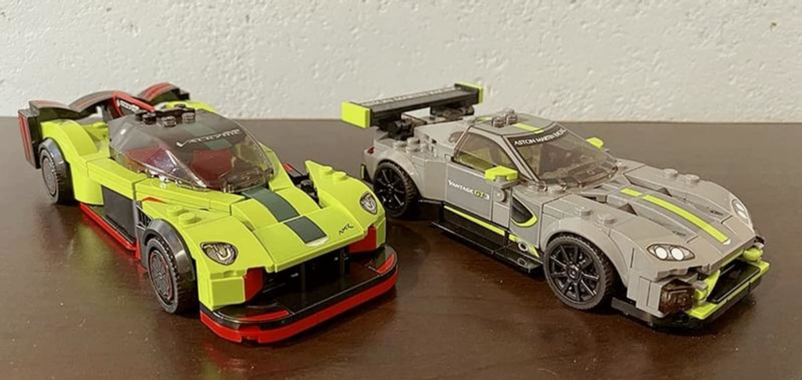 LEGO Speed Champions 76910 Aston Martin Valkyrie AMR Pro & Aston