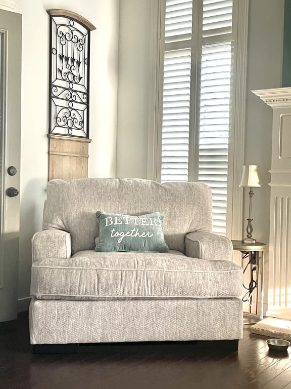 Round WoodTop & Gold Metal CTable with Usb Port, Large