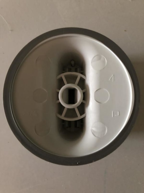 New Knob but missing inside piece?