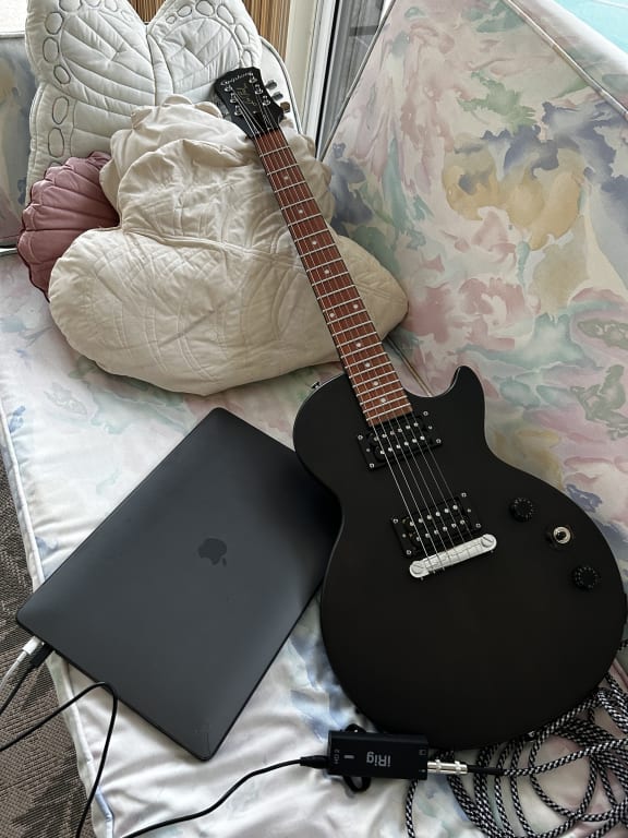 Epiphone Les Paul Special-I Limited-Edition Electric Guitar Worn