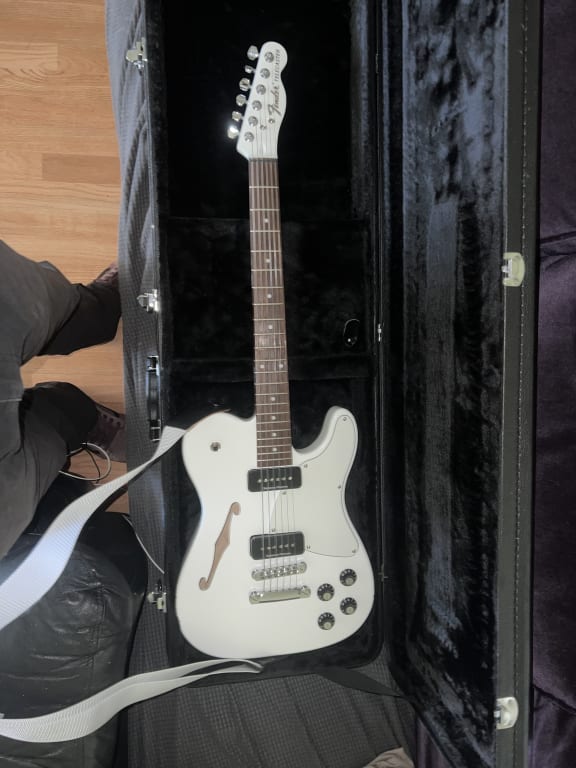 Fender Jim Adkins JA-90 Telecaster Thinline Electric Guitar Fender Jim Adkins JA-90 Telecaster Thinline Electric Guitar