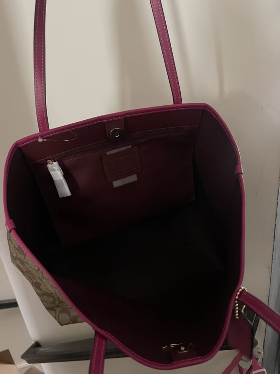 Coach 5696 City Tote In Signature Canvas Khaki/Fuchsia 