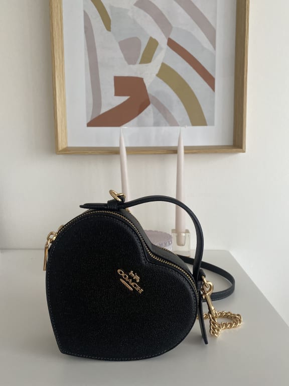 coach heart bag black