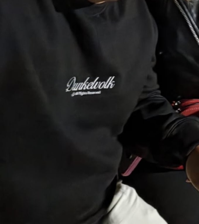 Polera Dunkelvolk