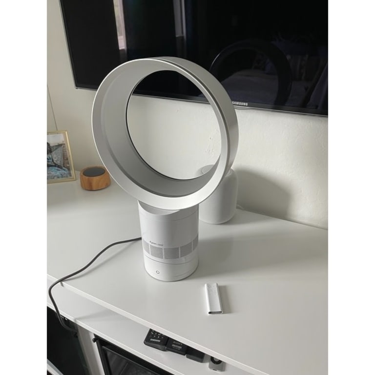 Dyson Cool AM06 White/Silver 10-inch Table Fan (New) - Bed Bath