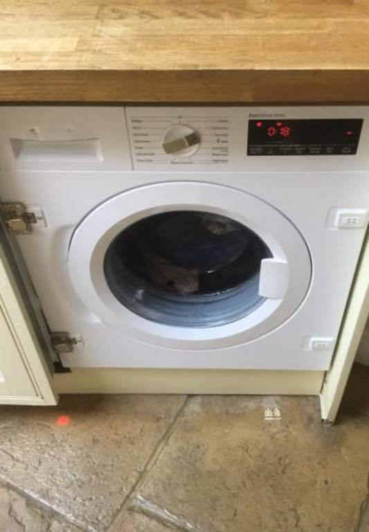 Bosch wiw28500gb integrated washing machine outlet