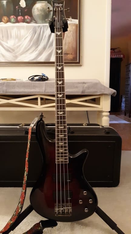 Schecter Guitar Research Stiletto Extreme-4 Bass Black Schecter Guitar Research Stiletto Extreme-4 Bass Black