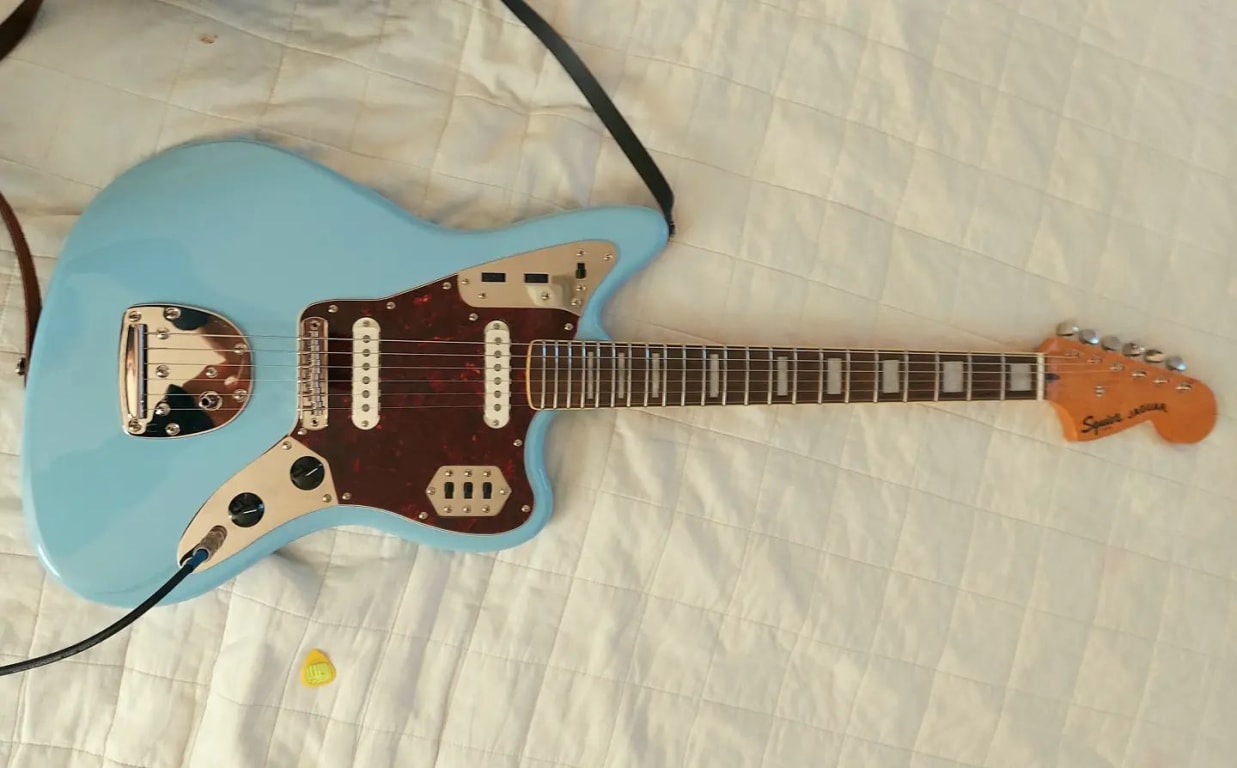 Squier Classic Vibe '70s Jaguar Limited-Edition Electric Squier Classic Vibe '70s Jaguar Limited-Edition Electric