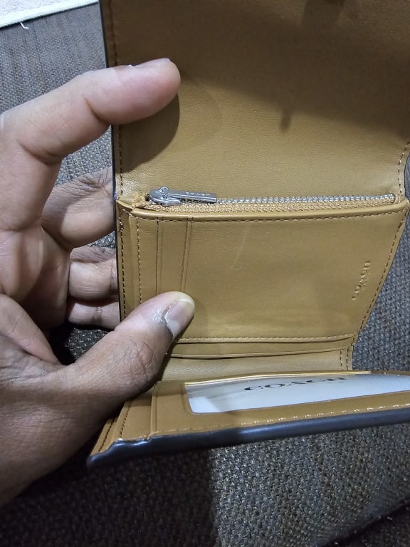 MY Readystock) COACH Small Trifold Wallet In Blocked Signature Canvas –  uMoMasShop