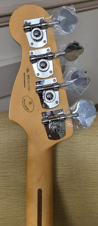 Fender Player II Precision Maple Fingerboard Limited-Edition